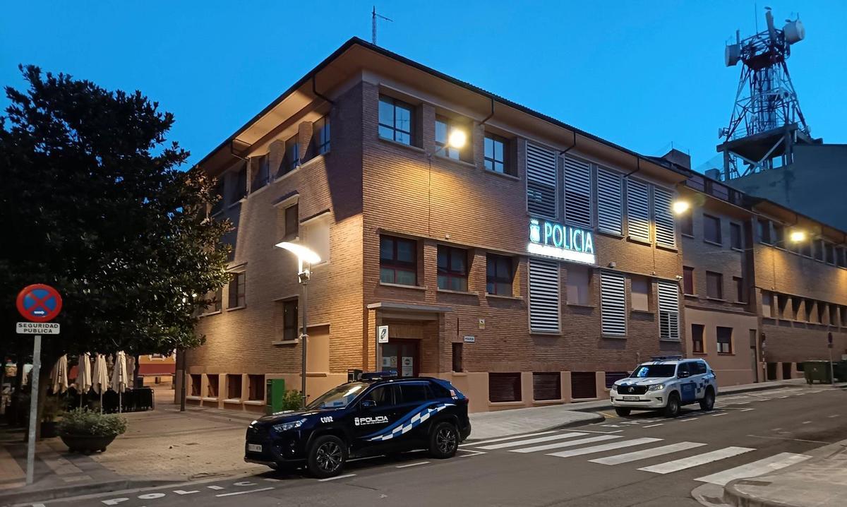 Imagen de archivo de la comisaría de la Policía Local de Ejea de los Caballeros, uno de los municipios más grandes de Aragón que todavía no está adherido al sistema Viogén.
