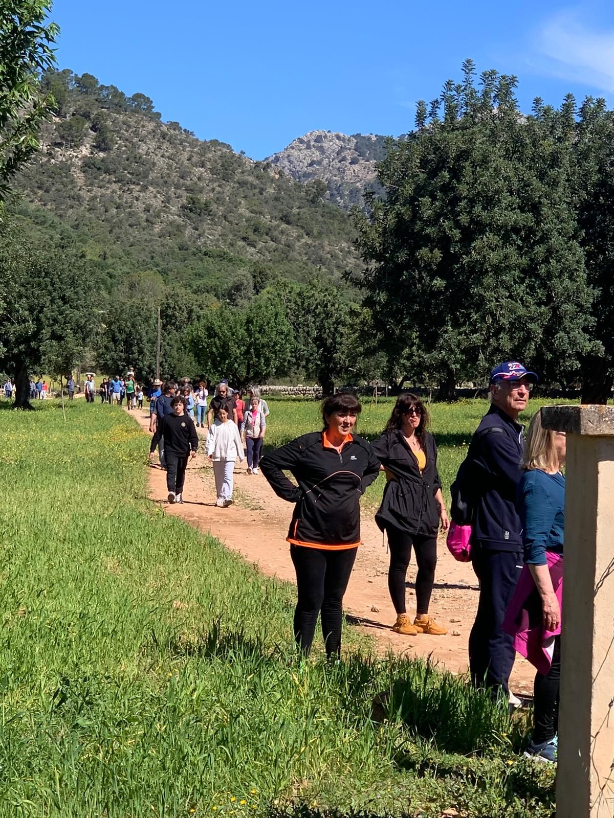 Unas 300 personas exigen la "apertura inmediata" del camí de Passatemps, en Bunyola