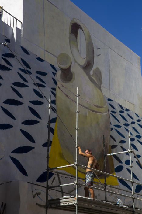 Manolo Mesa, en el mural de San Antón