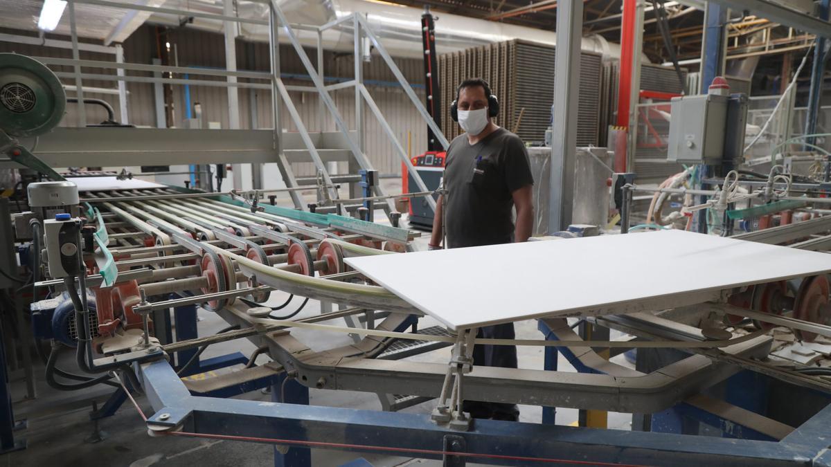 Interior de una industria cerámica de Castellón.