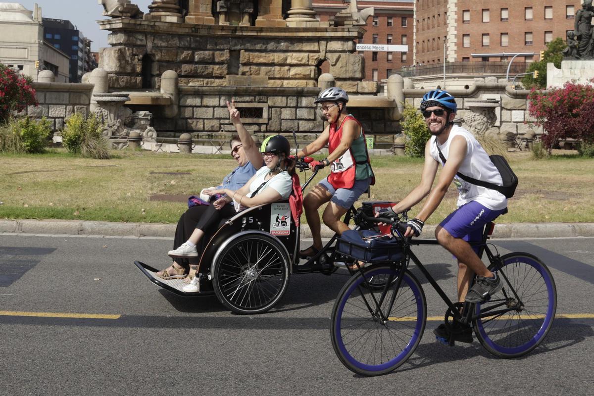 La fiesta de la bicicleta regresa a las calles de Barcelona con la Bicicletada.