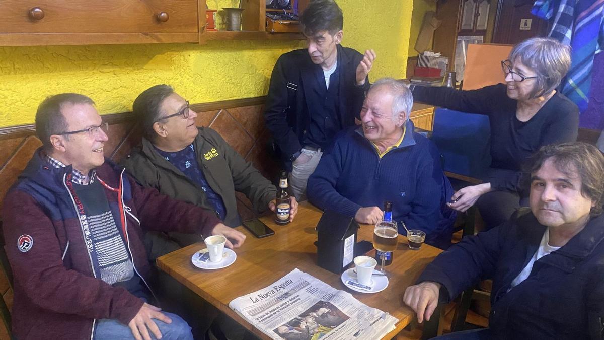 Javier García Cellino, Vicente Turrado, Antonio Álvarez Alonso, Pedro García Fonseca, Jovi Valles y Miguel Ángel González García. | Vivas