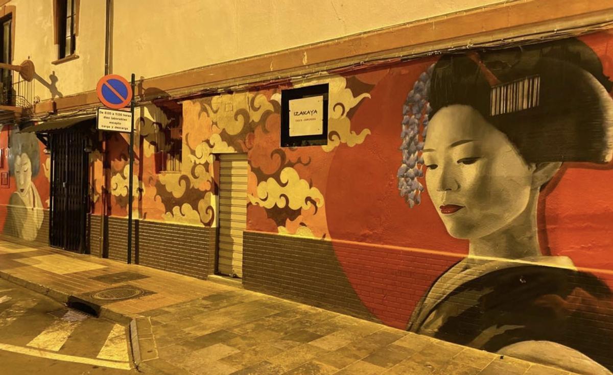 Fachada de Izakaya antes de el acto vandálico
