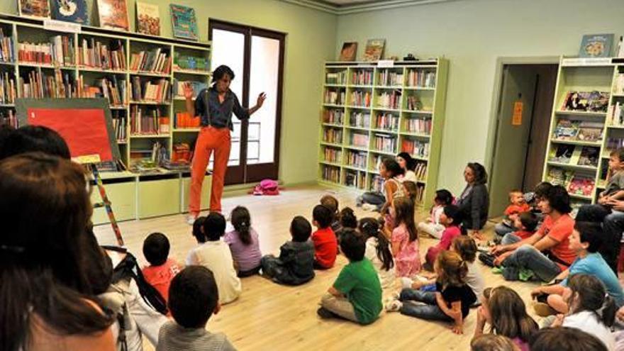 Un acte infantil a la biblioteca Comtat de Cerdanya de Puigcerdà