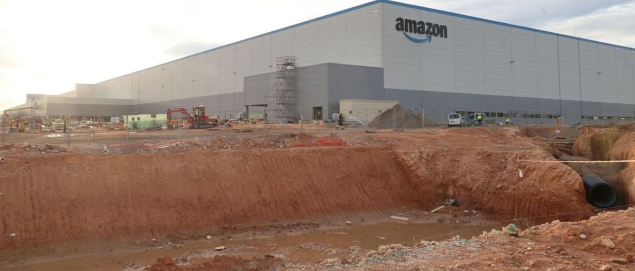 El megacentro de Amazon en Onda apuesta por el aeropuerto de Manises -  Levante-EMV
