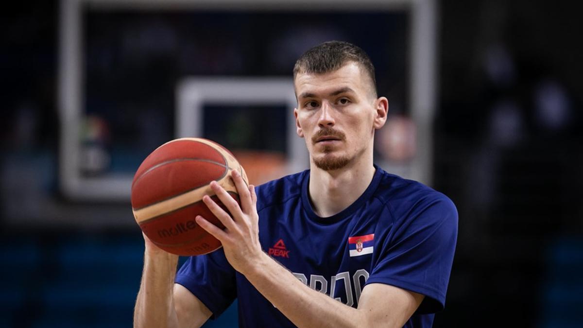 Borisa Simanic, durante un calentamiento previo a un partido con la selección serbia.