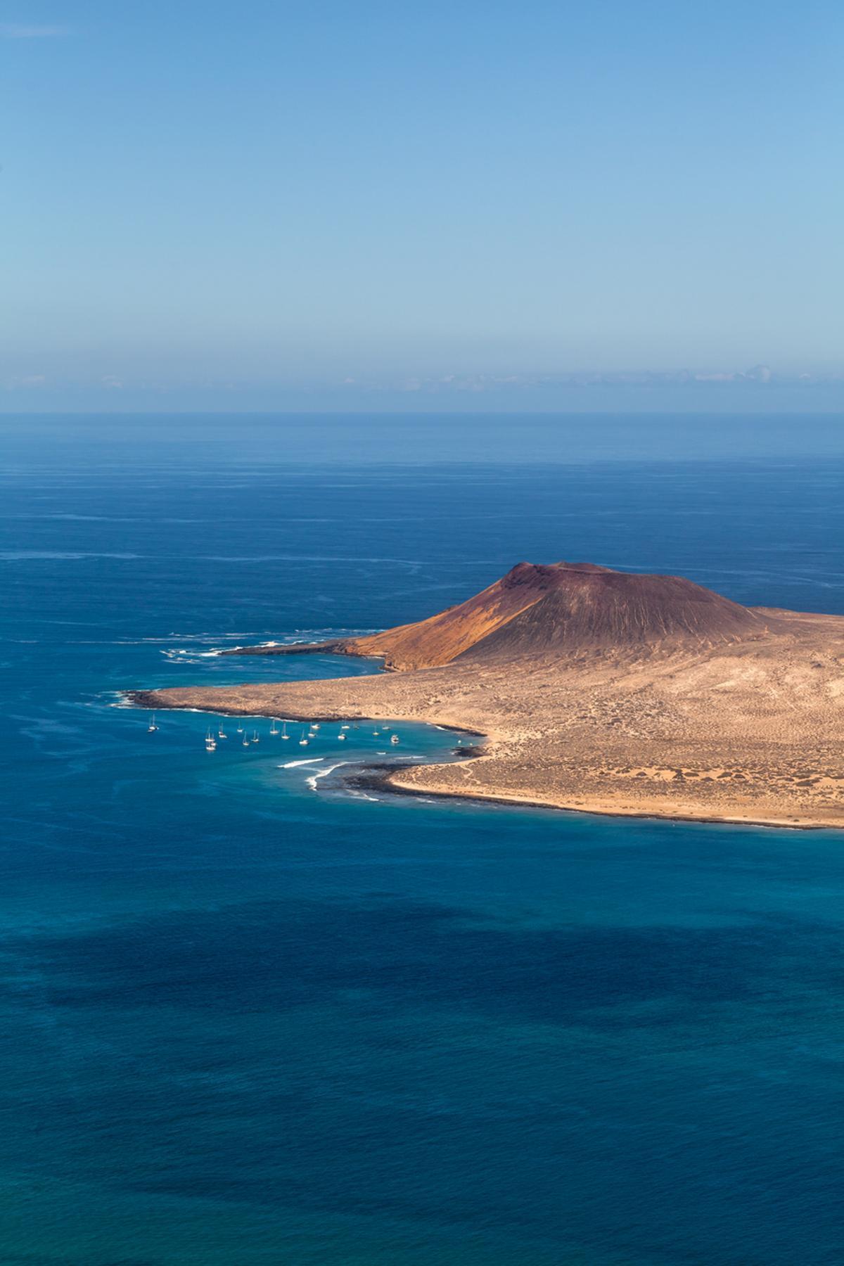 Es la última isla virgen de España, y se nota.