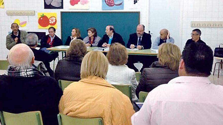 Una de las reuniones del PP en un barrio de Palma.