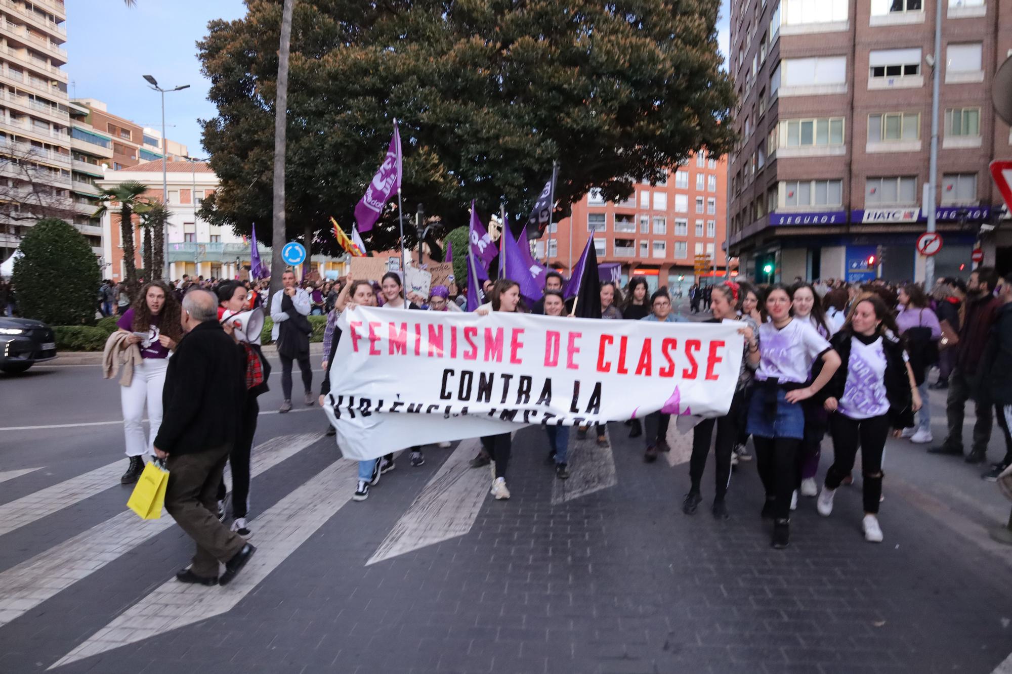 Las mejores imágenes de la manifestación del 8-M en Castellón