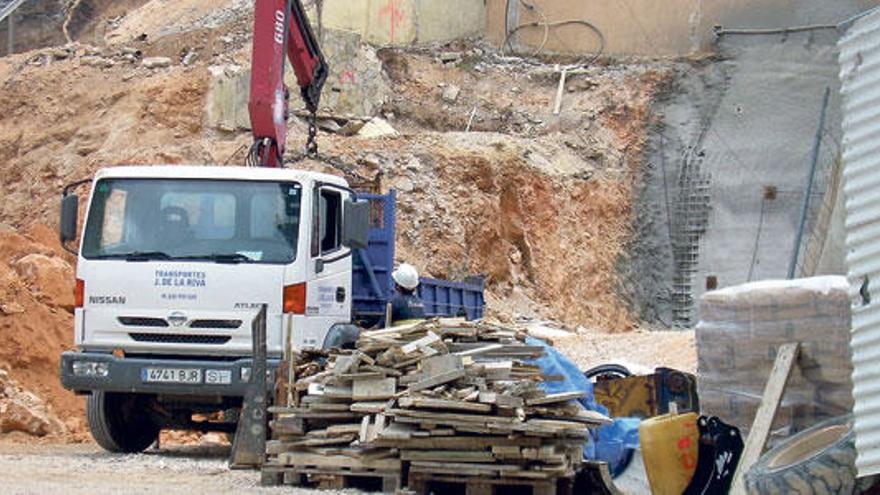 Hoteleros, comerciantes y taxistas alegan contra las obras en temporada alta