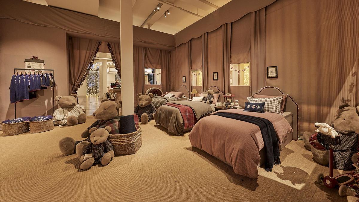 Así es la tienda navideña de Zara en A Coruña