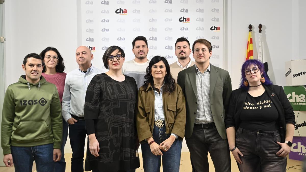 Fotografía de familia de los líderes de Chunta Aragonesista para las próximas elecciones de Aragón.