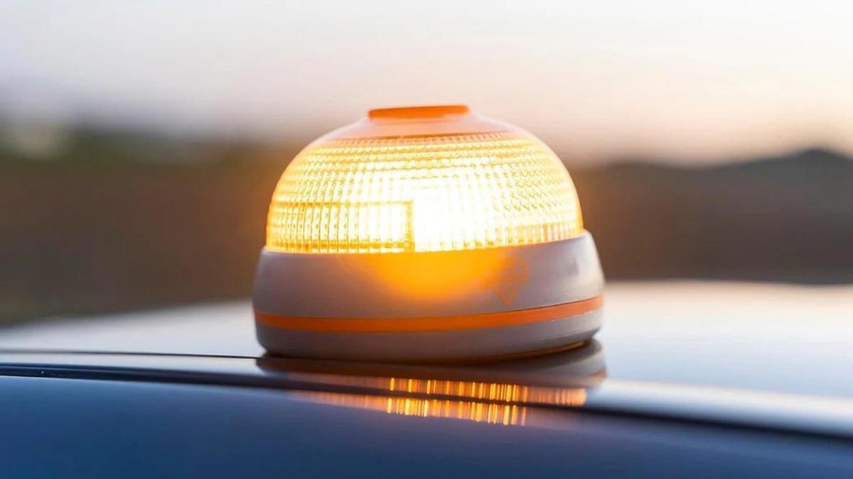 Warnleuchten-Pflicht-Ab-wann-Bu-gelder-drohen-und-was-Kennzeichen-D-Fahrer-jetzt-wissen-m-ssen