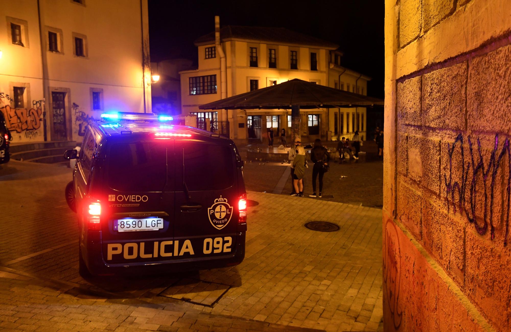 Fin del estado de alarma en Asturias: los jóvenes toman la calle