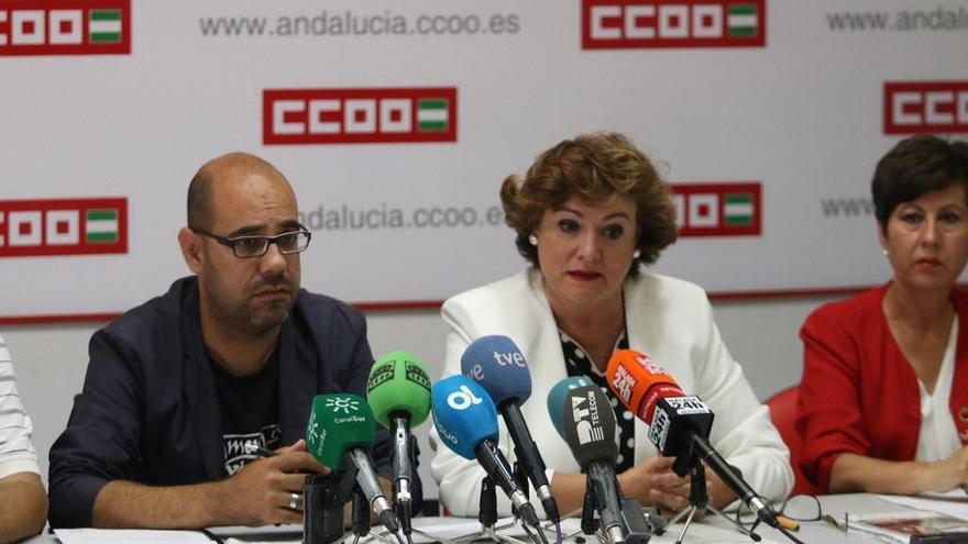Lola Villalba (CCOO) y Sergio de Oses (UGT) explicaron su postura.