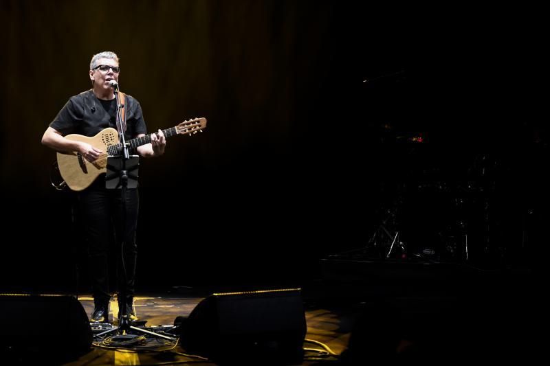 GENTE Y CULTURA 04-11-2018  LAS PALMAS DE GRAN CANARIA.  Concierto de Pedro Guerra en el Auditorio Alfredo Kraus.   FOTOS: JUAN CASTRO  | 04/11/2018 | Fotógrafo: Juan Carlos Castro