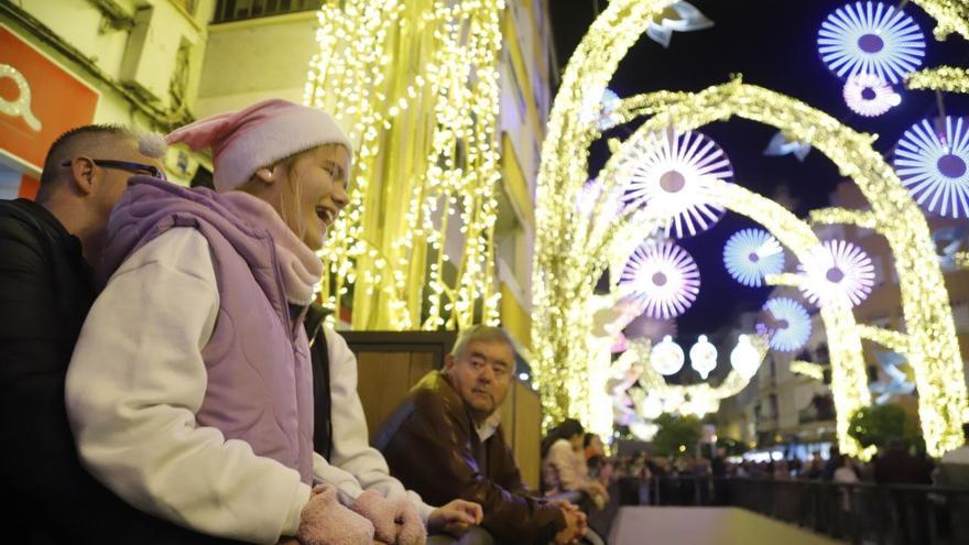 Puente Genil inaugura la Navidad en España con el encendido del alumbrado especial
