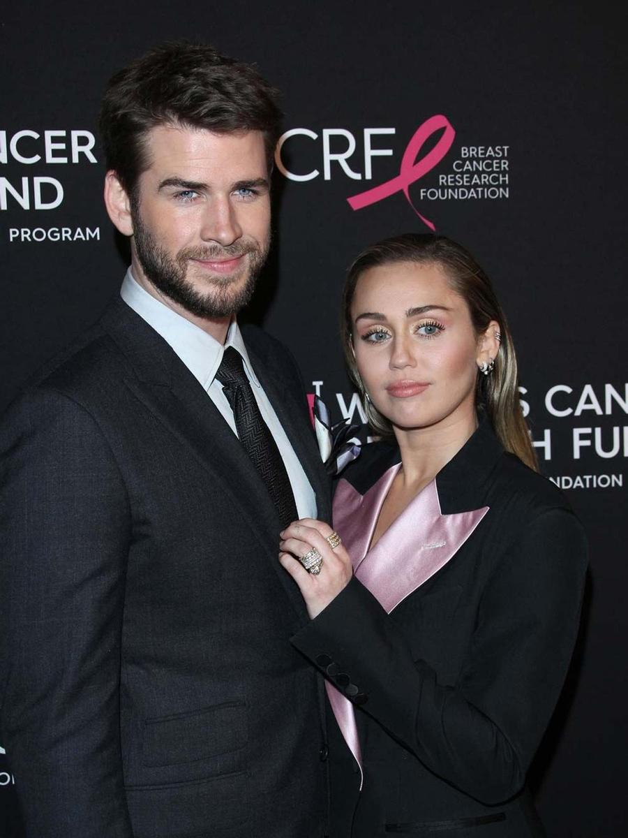 Liam Hemsworth y Miley Cyrus, en The Women's Cancer Research Funds and unforgettable evening Benefit Gala