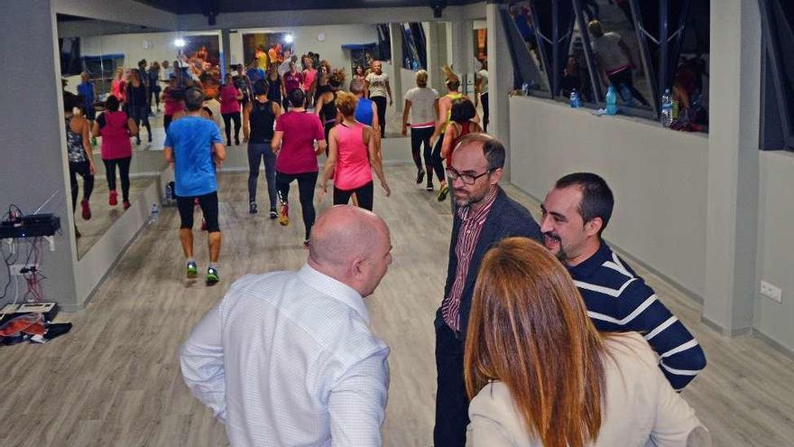 Los concejales Odilo Barreiro y Abel Pérez, en la nueva sala. // Gonzalo Núñez