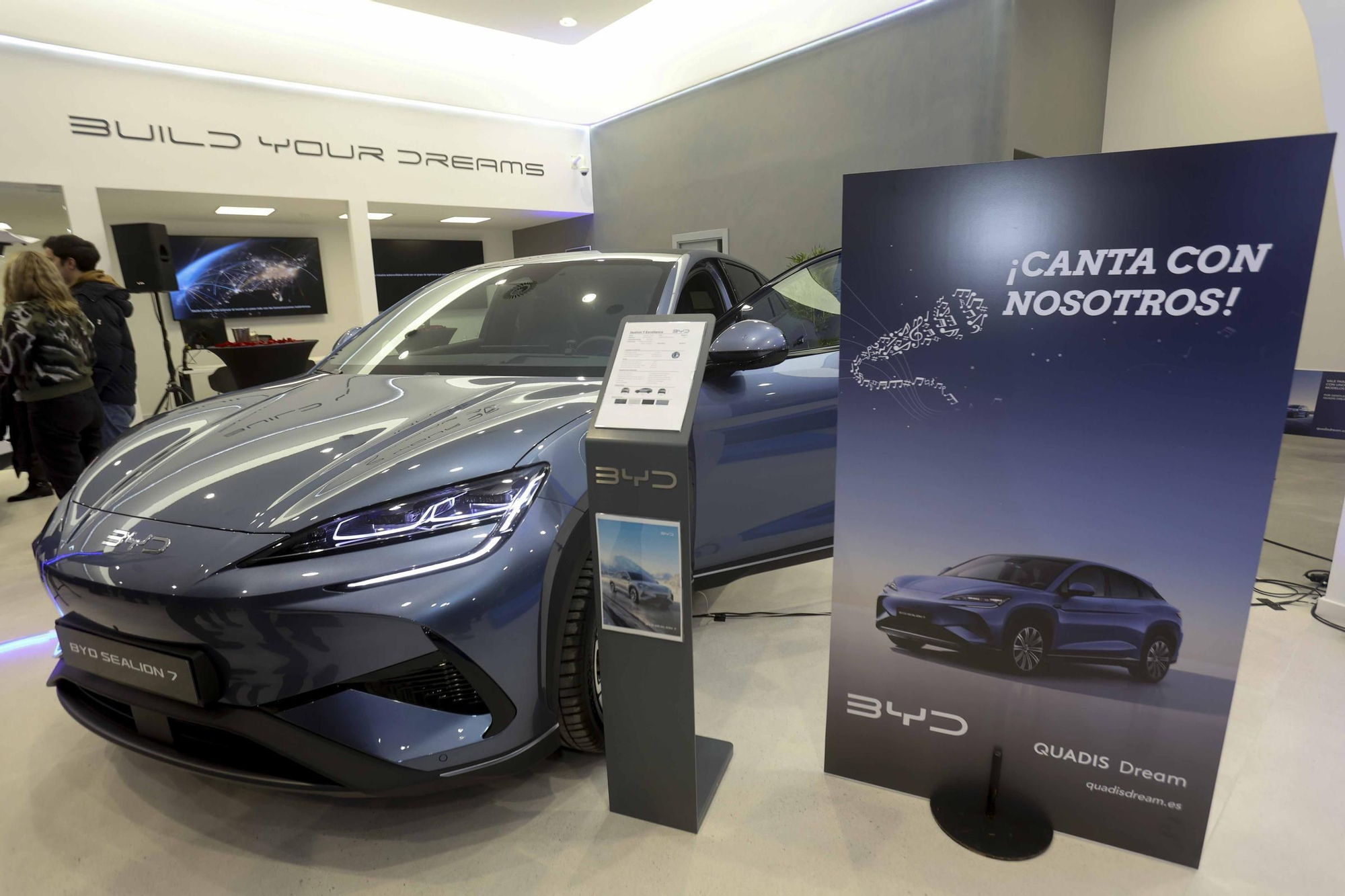 QUADIS Dream inaugura el primer centro BYD en Alicante.