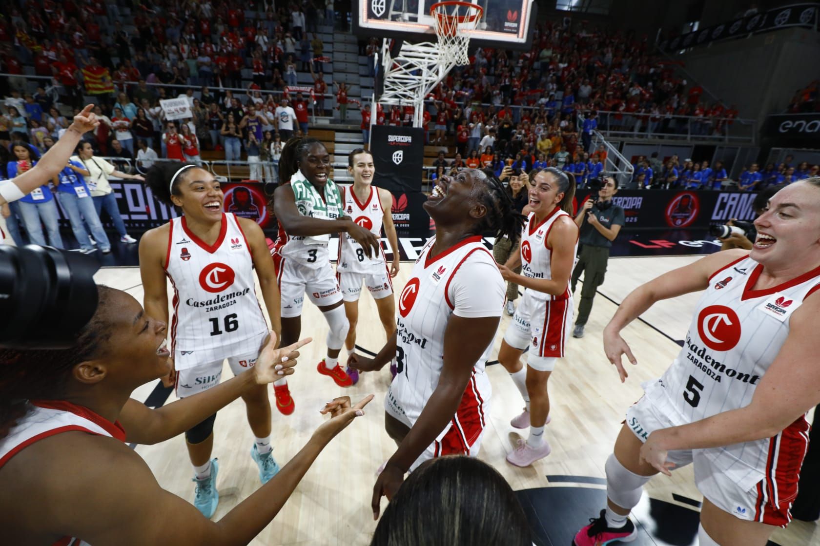 El Casademont Zaragoza - Valencia Basket, en imágenes