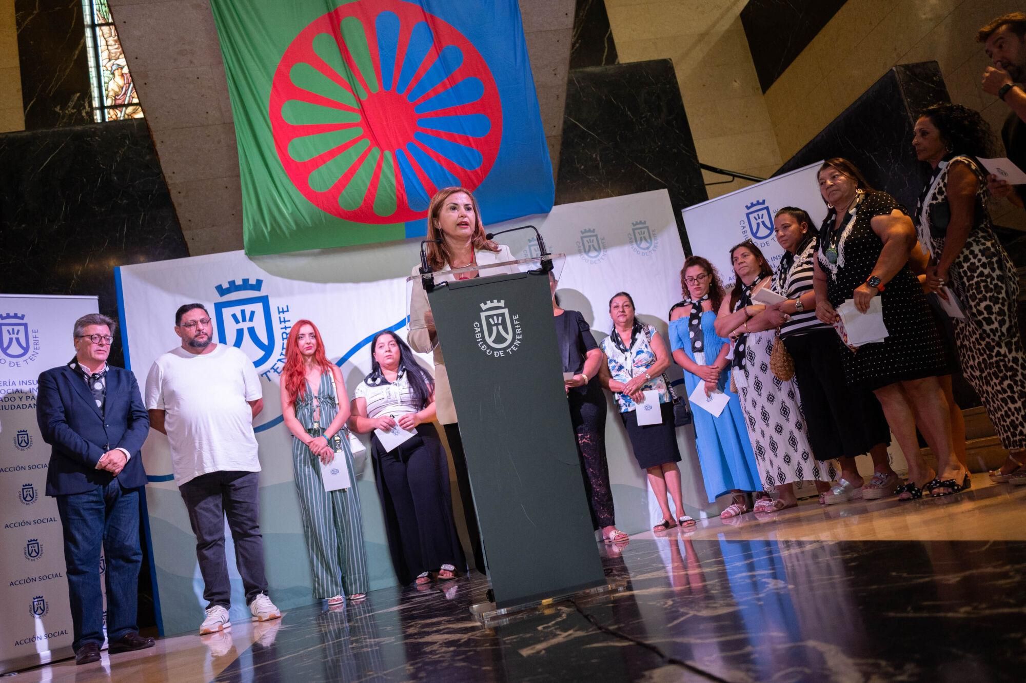 El Cabildo de Tenerife acoge el acto institucional Samudaripen 2025, día para la memoria del genocidio al que fue sometido la población gitana durante el régimen nazi en 20 países europeos.