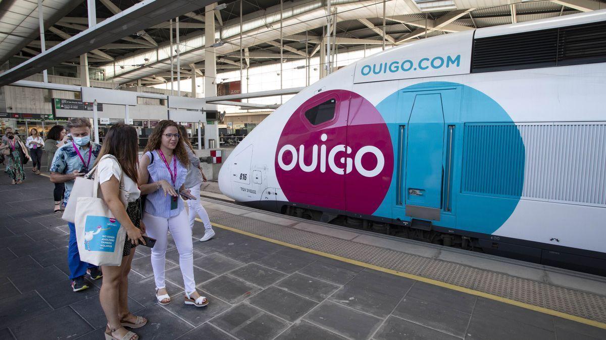 Presentación del tren de Ouigo entre Madrid y Valencia. DANIEL TORTAJADA