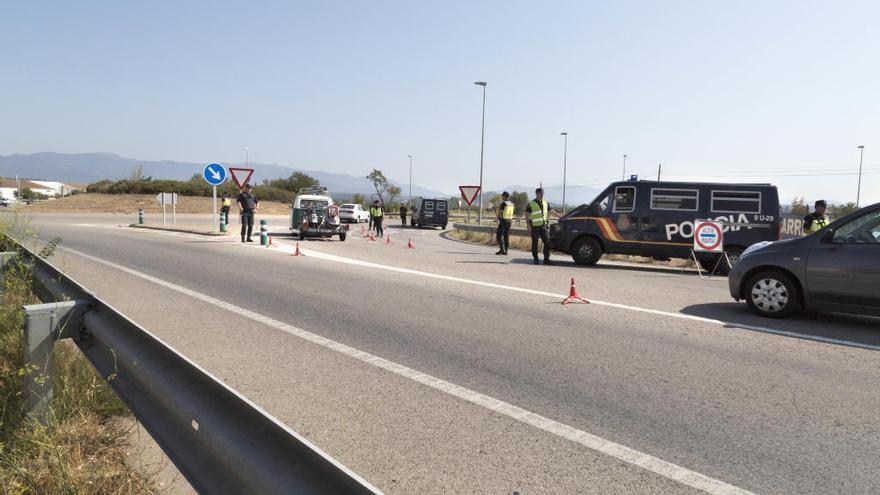 Control policial a l&#039;N-II a l&#039;Alt Empordà després dels atemptats del 17-A.