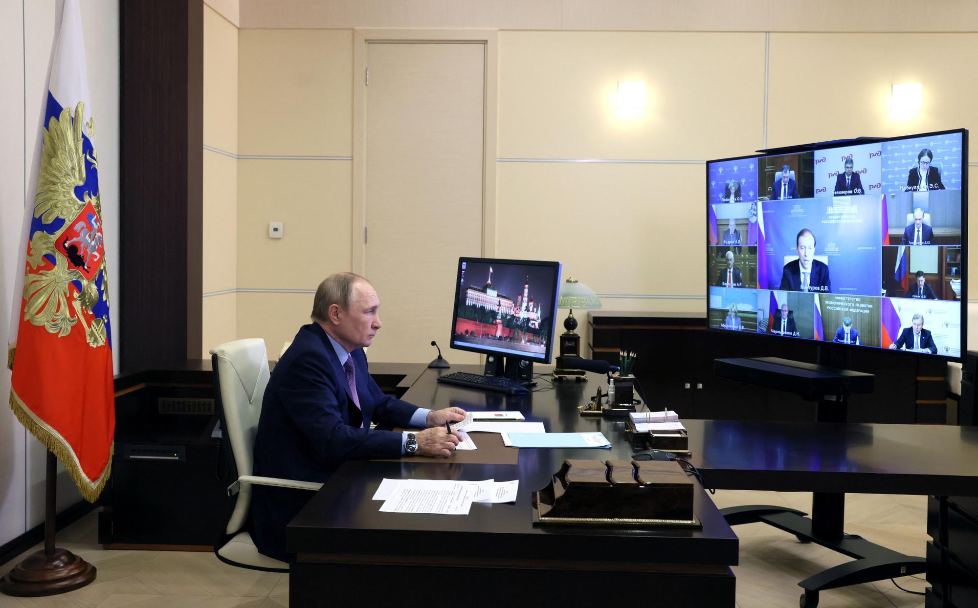 Vladimir Putin, en un encuentro con miembros de su gobierno