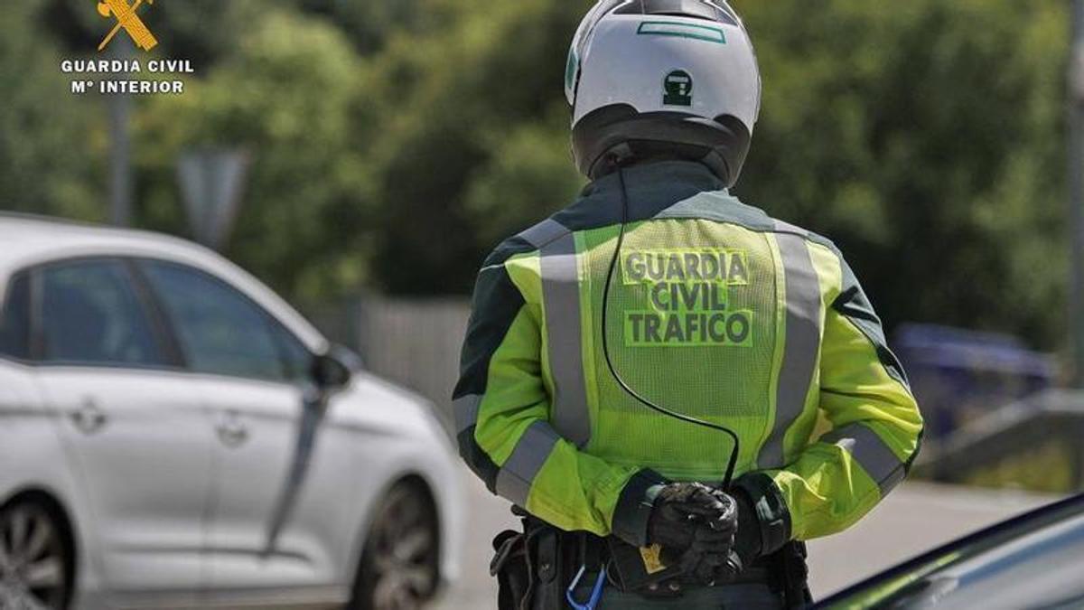 Guardia Civil de Tráfico en un control