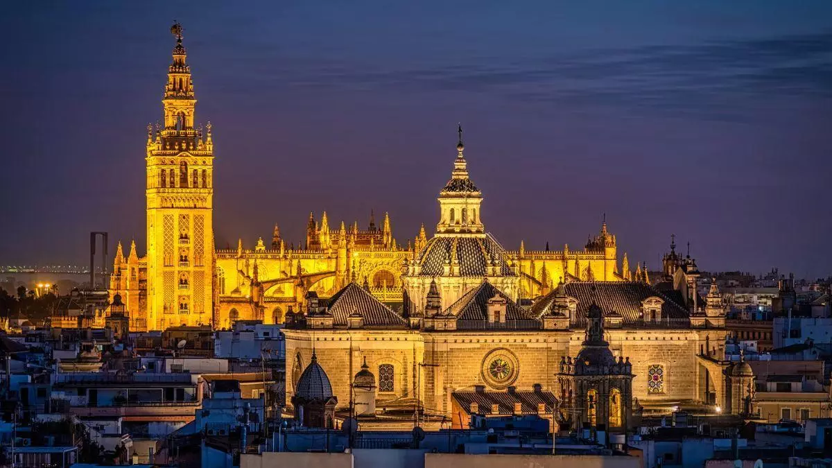 El restaurante de Sevilla que esconde en su interior unos baños árabes con siglos de historia: "Su carta se inspira en la cocina andaluza, sefardí y árabe"