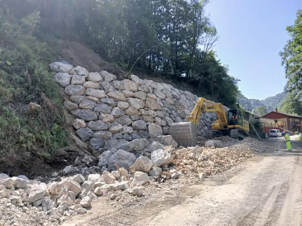Trabajos para construir una escollera.