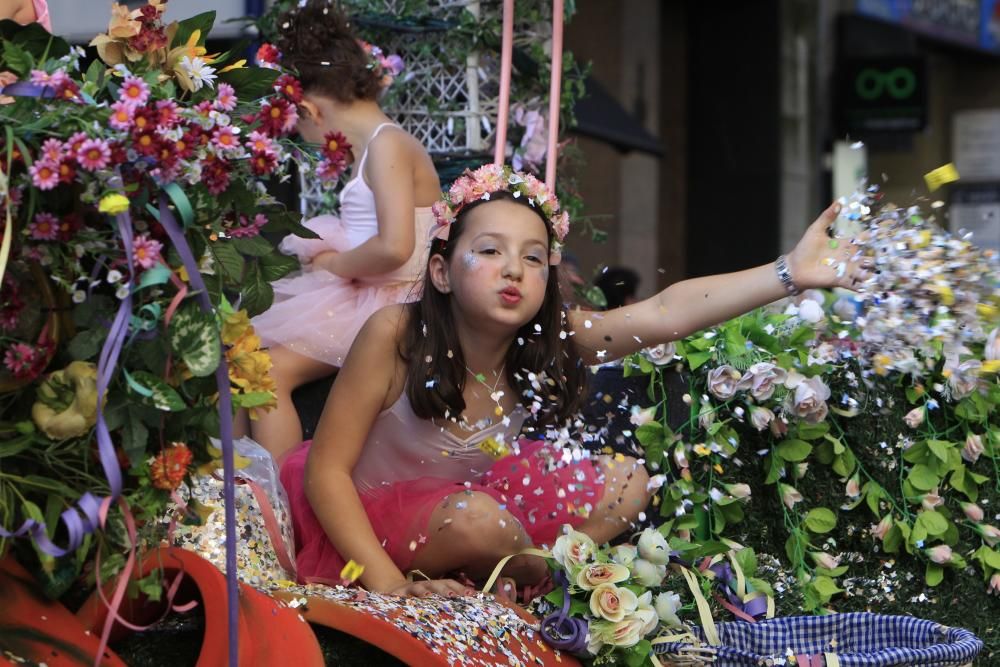 La Batalla de las Flores volvió a repetirse en la ciudad del Miño dos años después