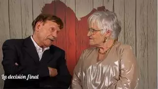 Una exorcista de Barcelona llega a ‘First Dates’ y deja impactado a Carlos Sobera: “A mí me han poseído muchas veces y he tenido 'poltergeists'"