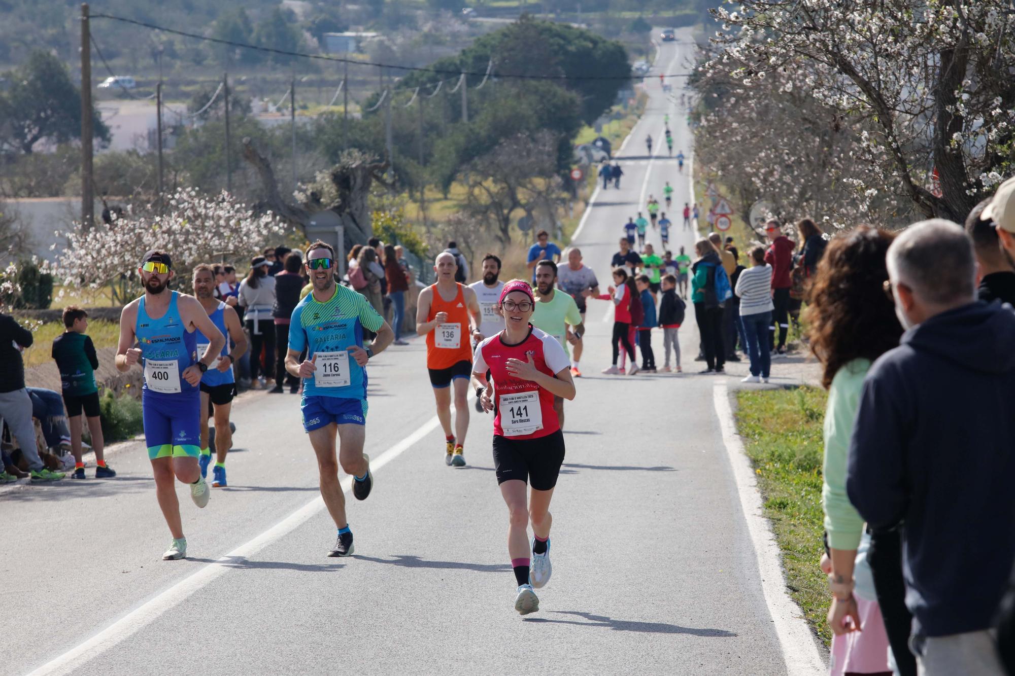 Galería de imágenes de los 250 atletas participantes en la Cursa de la Flor de l’Ametller en Ibiza