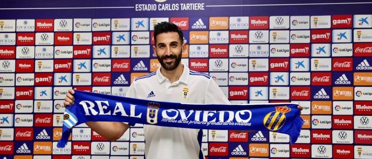 Tomeu Nadal, en su presentación oficial con el Oviedo.