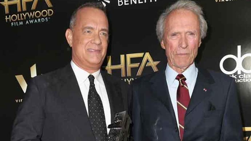 Tom Hanks posa junto al director Clint Eastwood, recientemente.