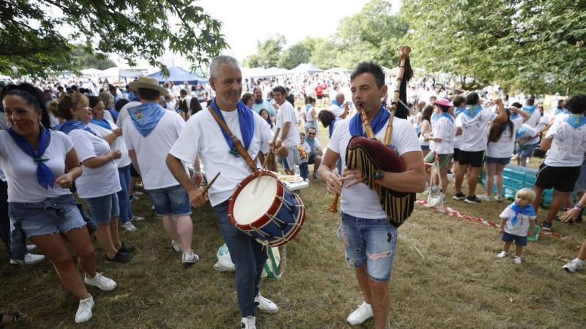 La fiesta del Carmín en el prau de la Sobatiella