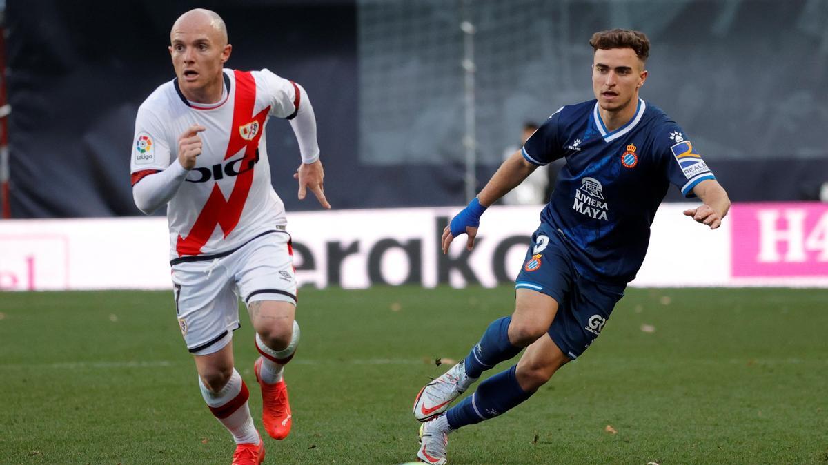 El Rayo guanya l'Espanyol amb un gol en pròpia porta de Cabrera