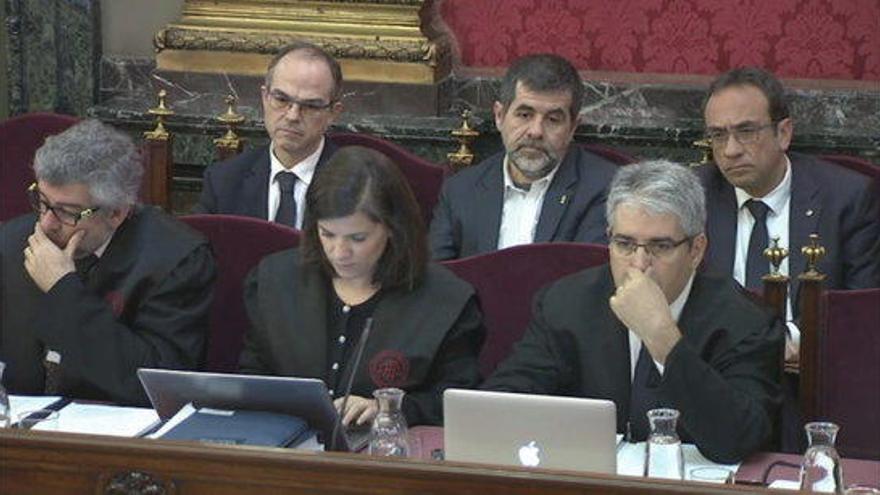 Jordi Turull i Josep Rull al costat de Jordi Sànchez al Suprem.