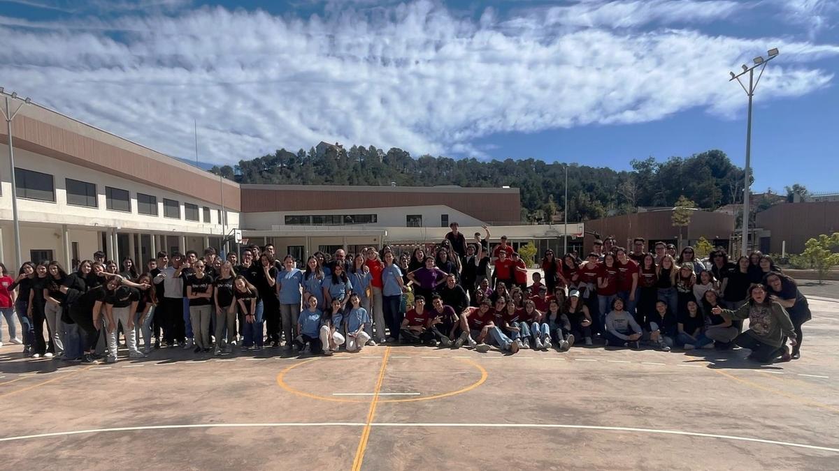 Jóvenes en la Trobada de Gilet