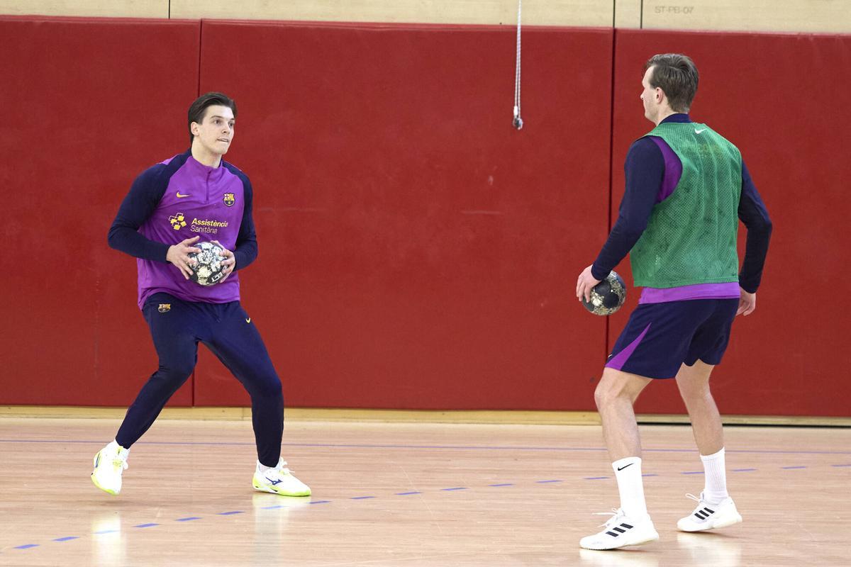 Entrenamiento FC Barcelona Balonmano previo al partido de EHF Champions League contra HC Zagreb Foto: Dani Barbeito Ciutat Esportiva Joan Gamper. domen makuc . jonathan carlsbogard. barça. entreno 2025/2026. ciudad deportiva joan gamper