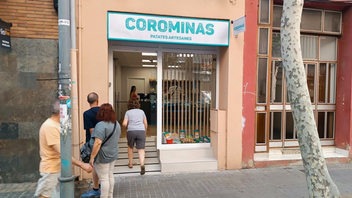 La nueva tienda de las famosas patatas Corominas de Badalona