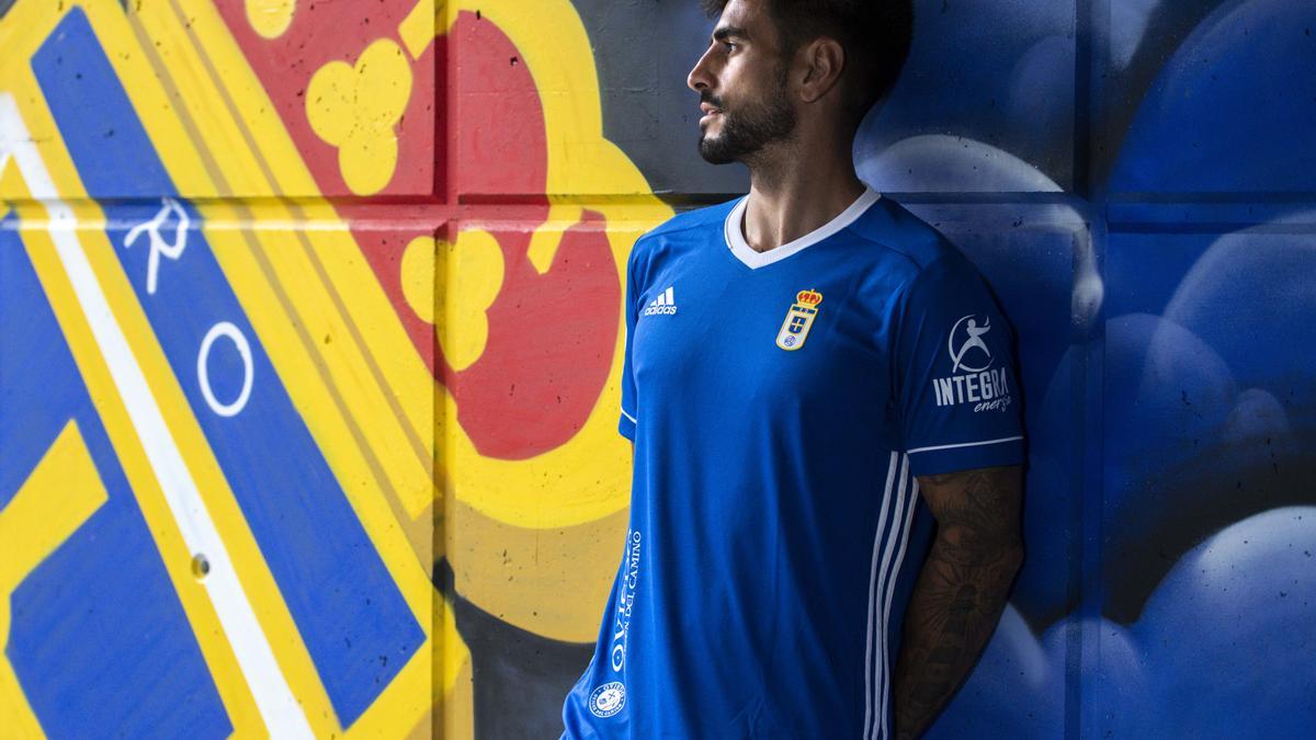 Así luce la nueva equipación del Real Oviedo