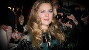 Drew Barrymore en una imagen tomada en París.