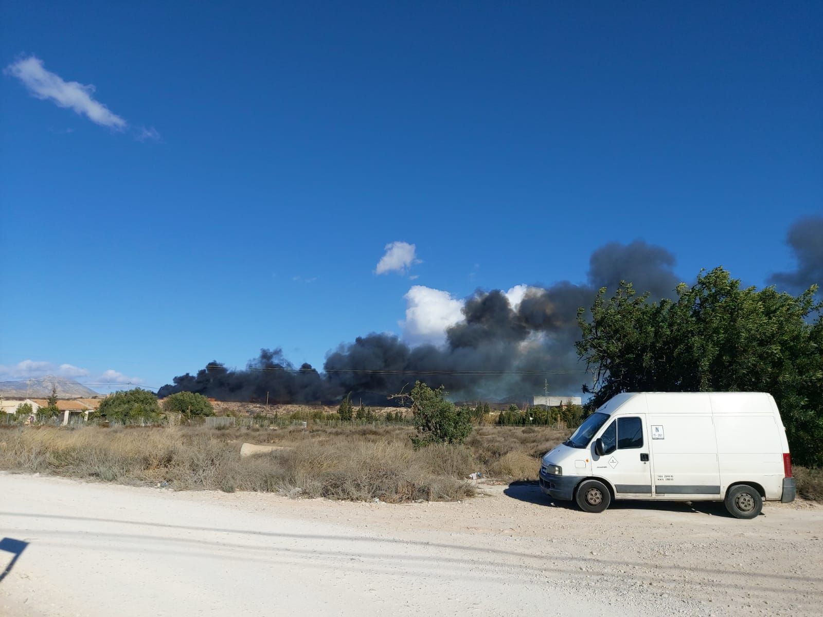 Fuego en el polígono Canastell de San Vicente del Raspeig