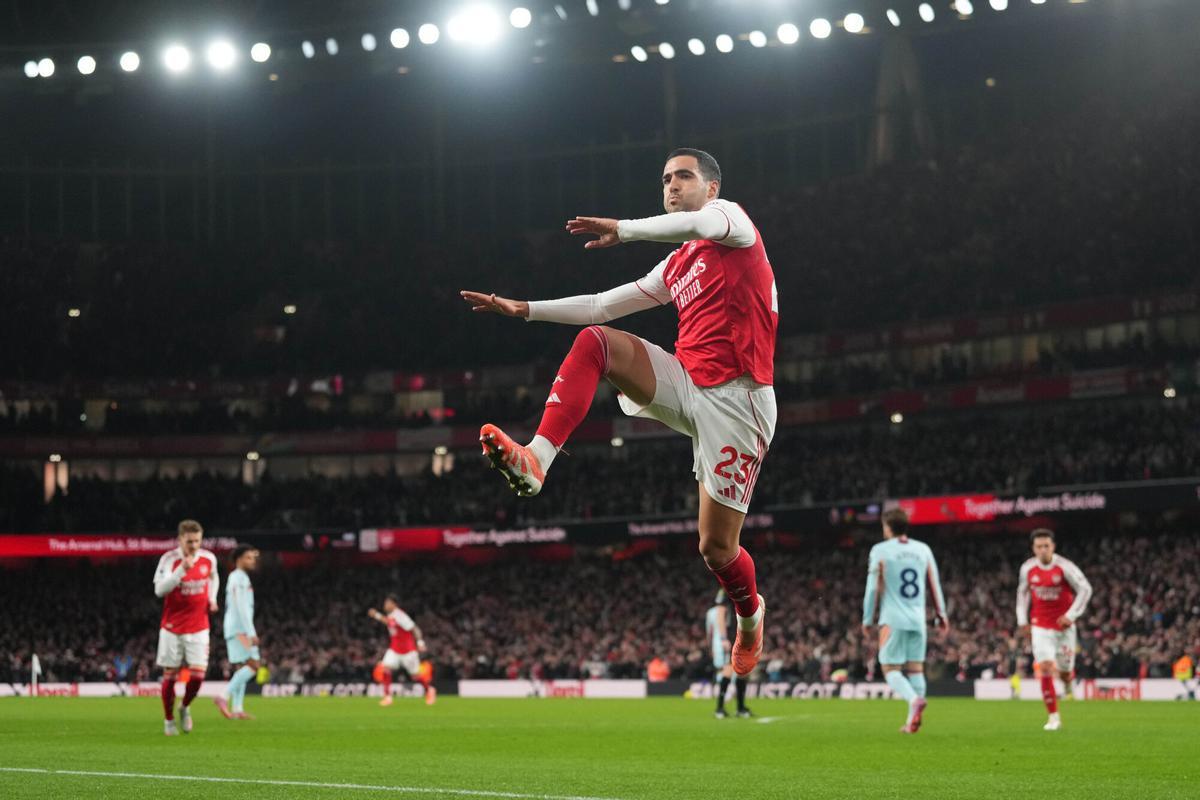 Arsenal's Mikel Merino celebrates after scoring during a Premier League soccer match between Arsenal and Brentford in London, Wednesday, Dec. 3, 2025. (AP Photo/Kirsty Wiggleswo Associated Press / LaPresse Only italy and spain
