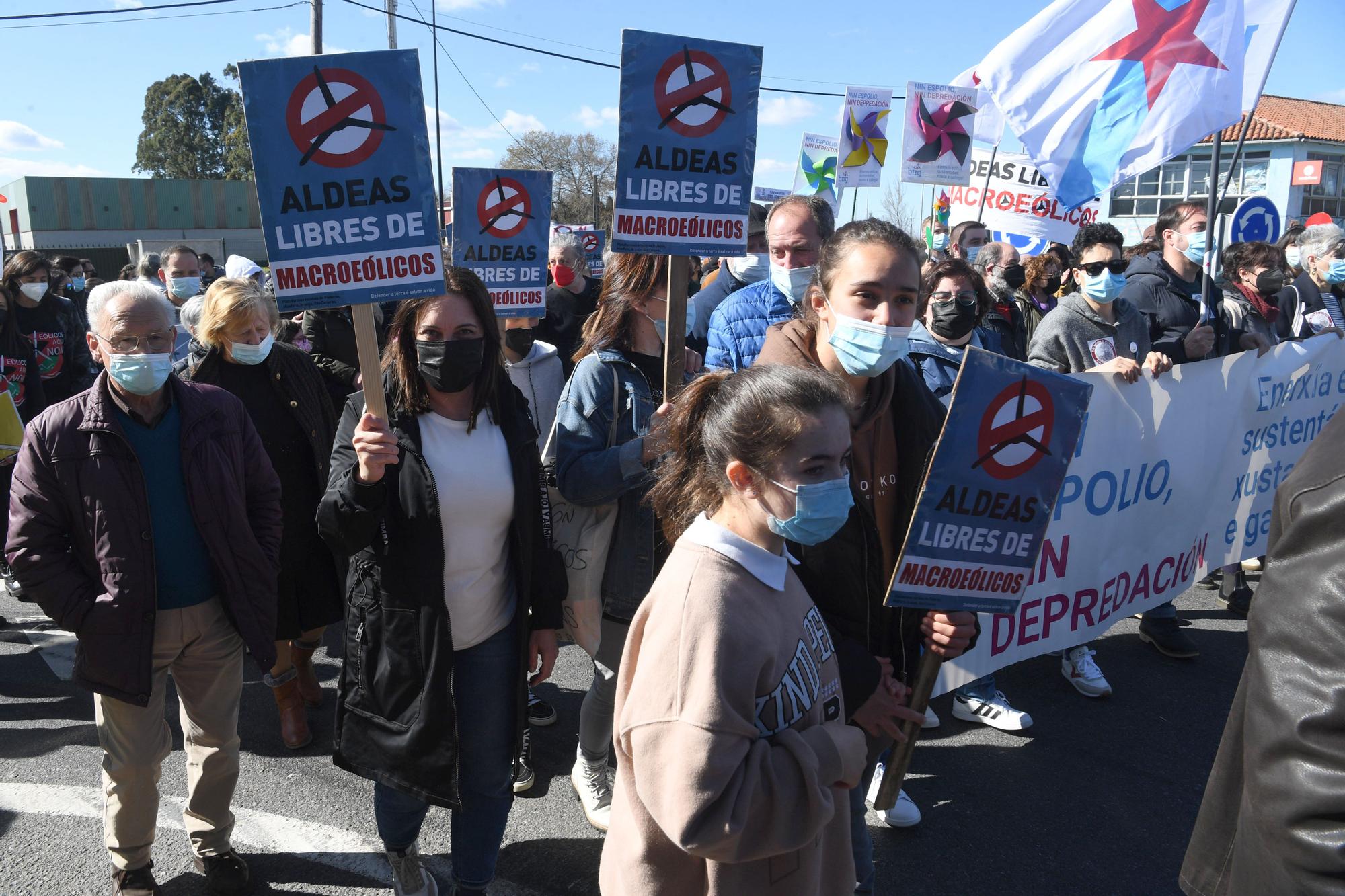 Clamor en Curtis contra los “macroeólicos”: “Dejan toda la comarca dentro de un parque”