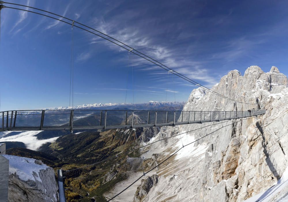 Puente colgante del glaciar Dachstein