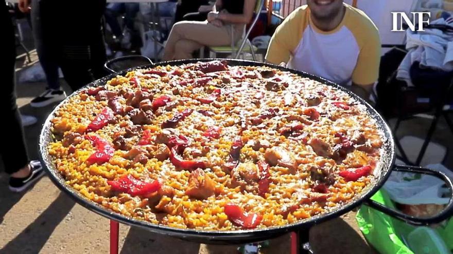 Fiesta total en el día de las paellas en Torrevieja